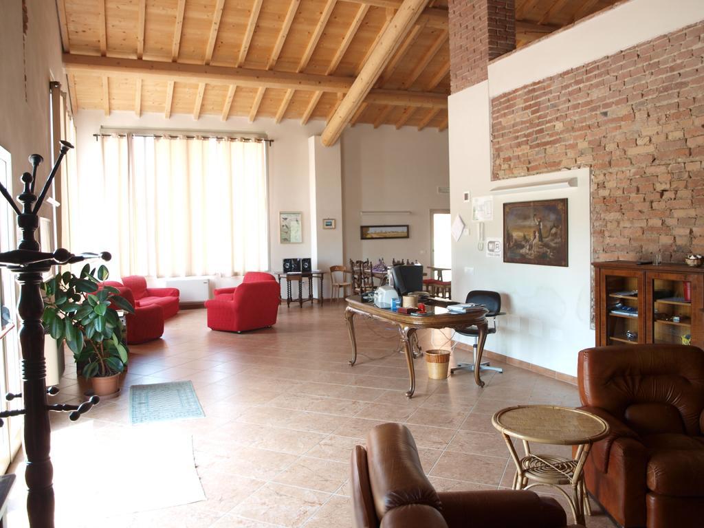 La Cascina Del Sole Vandrarhem Rivarolo del Re ed Uniti Exteriör bild