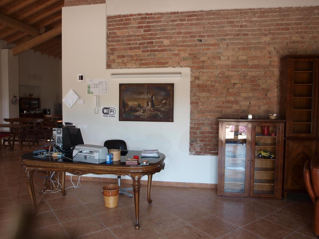 La Cascina Del Sole Vandrarhem Rivarolo del Re ed Uniti Exteriör bild