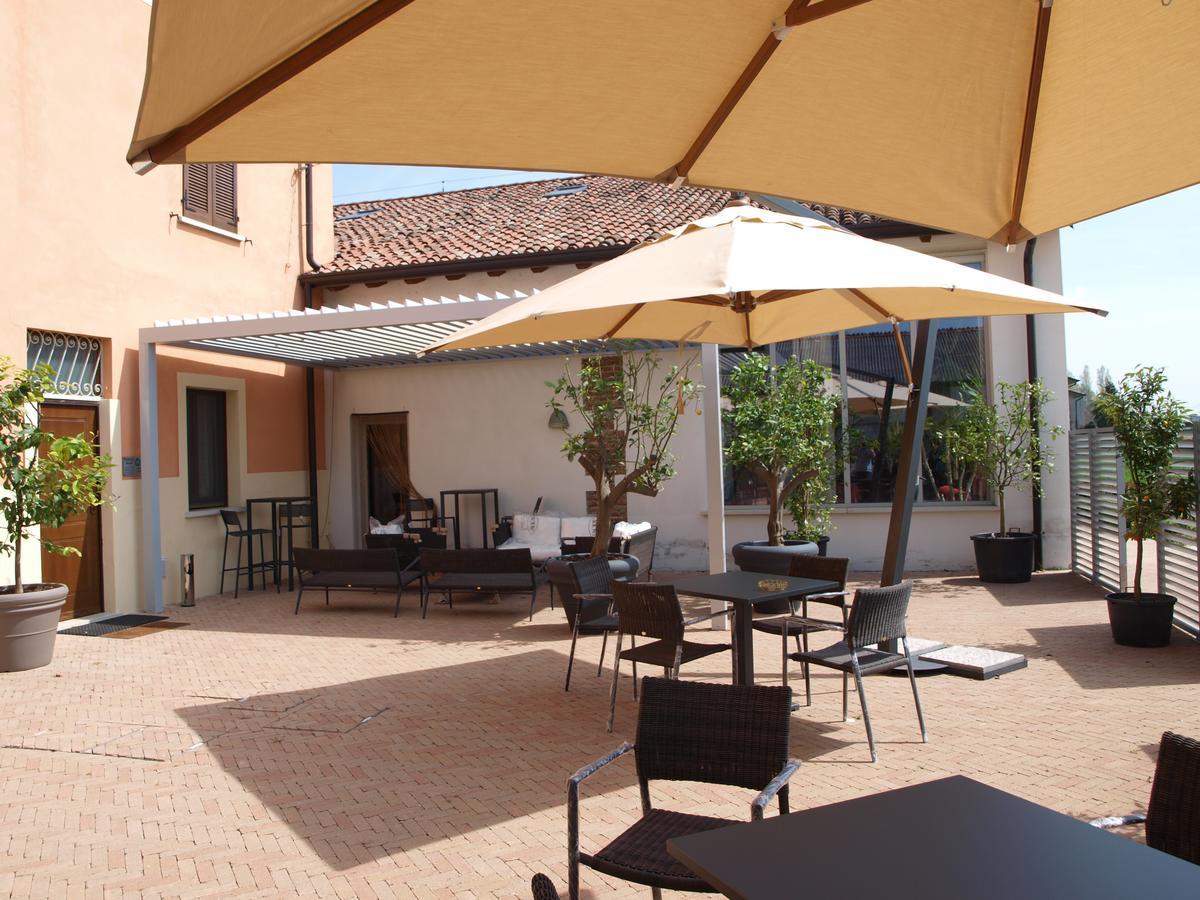 La Cascina Del Sole Vandrarhem Rivarolo del Re ed Uniti Exteriör bild