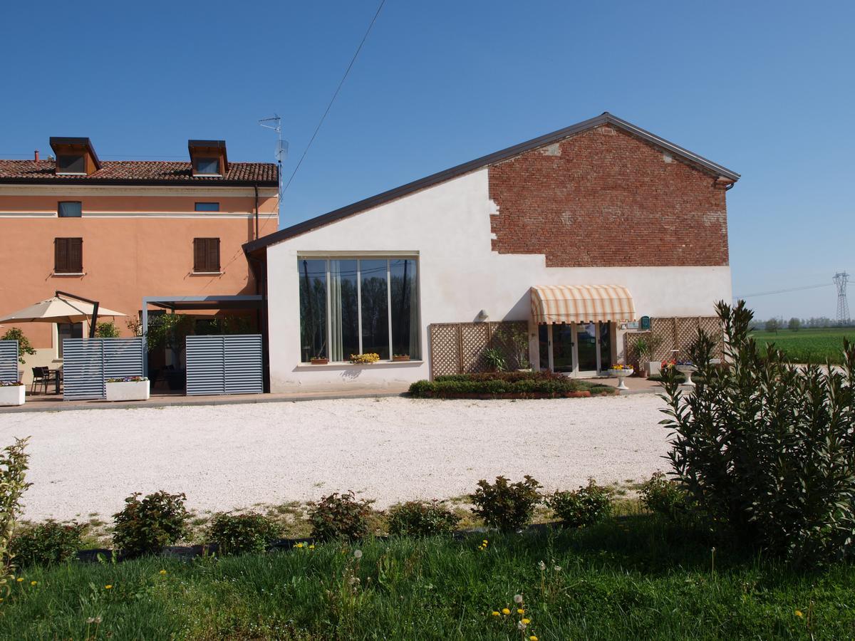 La Cascina Del Sole Vandrarhem Rivarolo del Re ed Uniti Exteriör bild